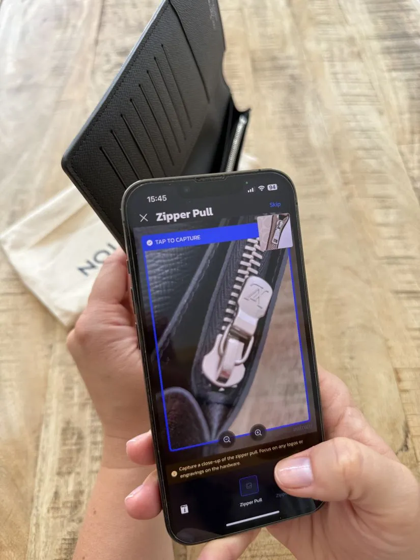 Photographing a zipper pull in the app